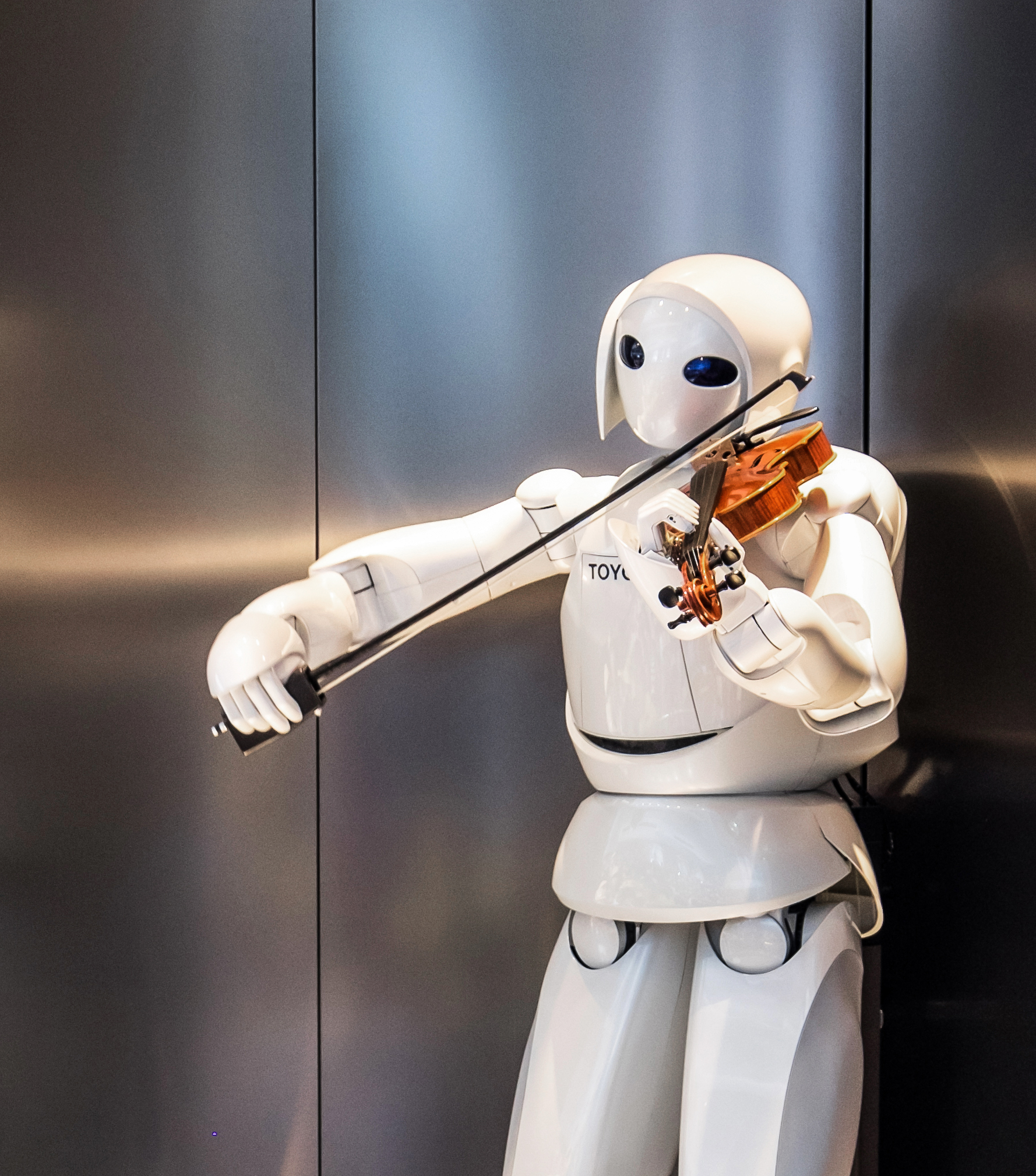 Roboter spielt Geige