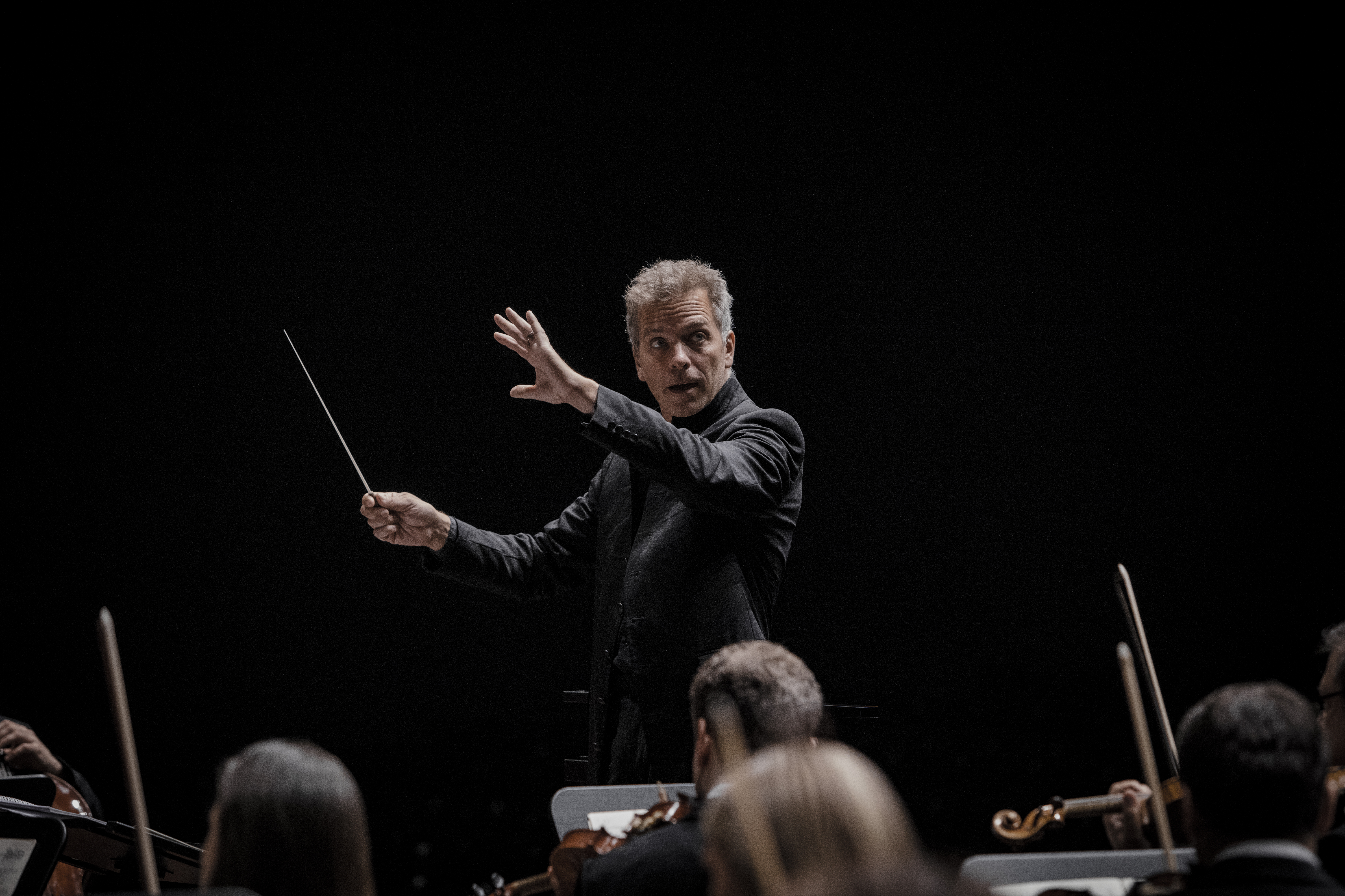In einem Festakt am 16. Dezember eröffnet das Beethovenorchester Bonn unter der Leitung von Dirk Kaftan die Beethovenhalle © Irène Zandel