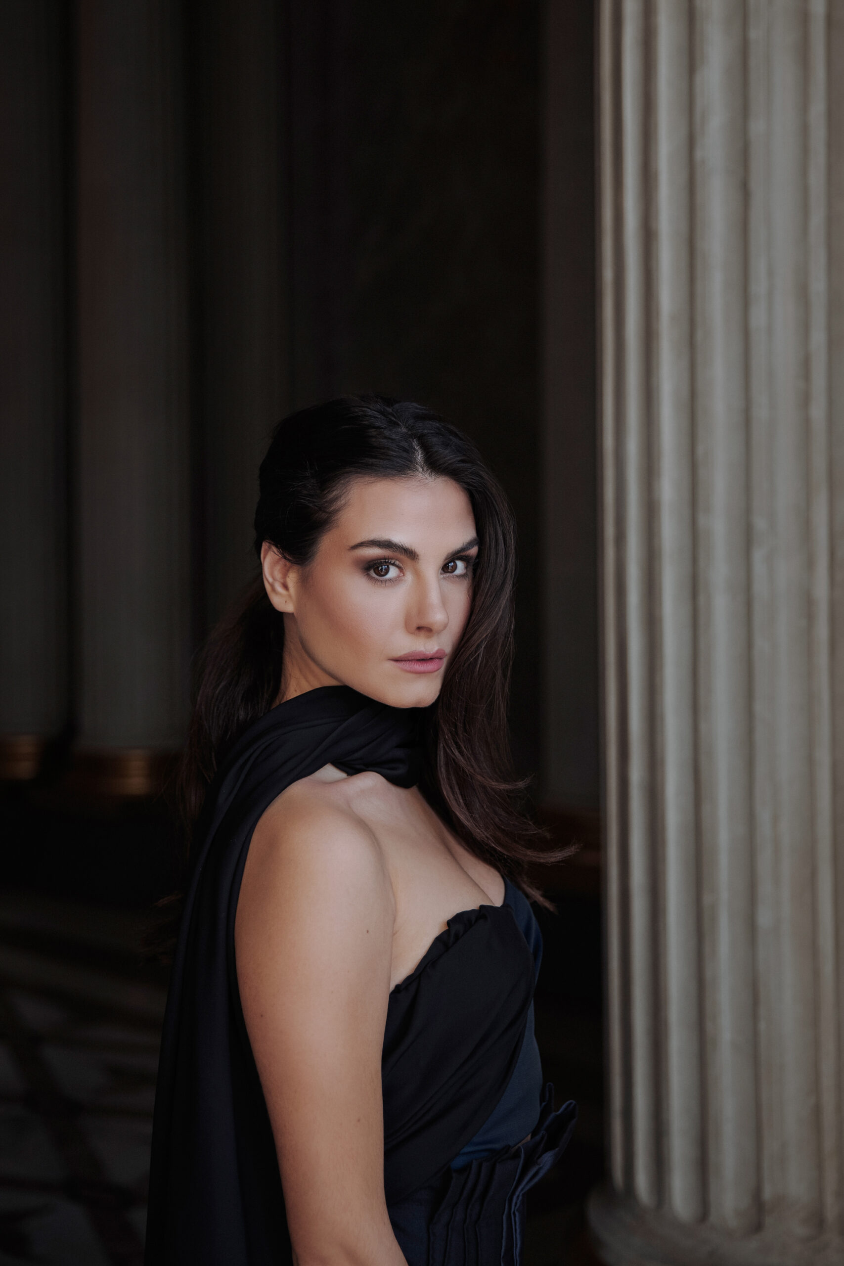 Mit Bühnenpräsenz und technischer Reife brilliert Serena Sáenz auf den Opernbühnen Europas © Dovile Sermokas